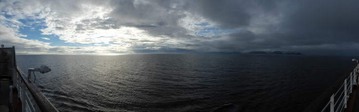 [panorama] A clear sky as we returned to the open ocean